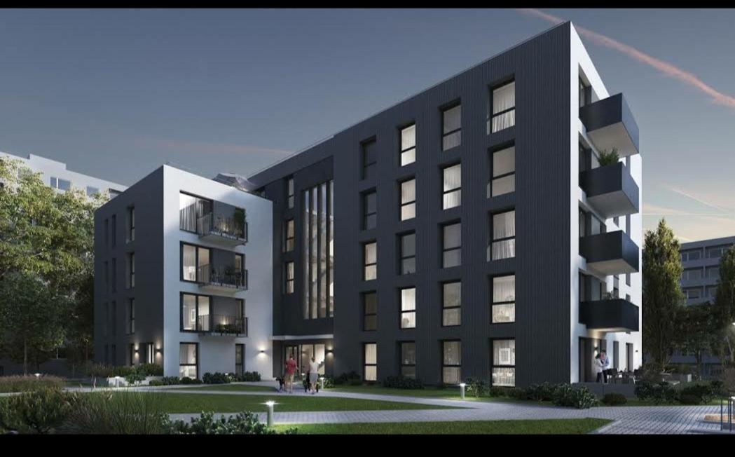 Life Story Apartment *